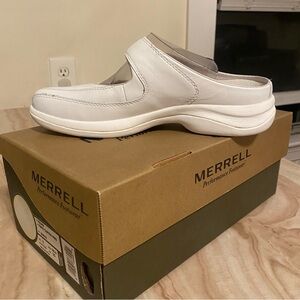 NWT MERRELL WOMENS SIZE 8 WHITE SLIP ON LOAFER 👟